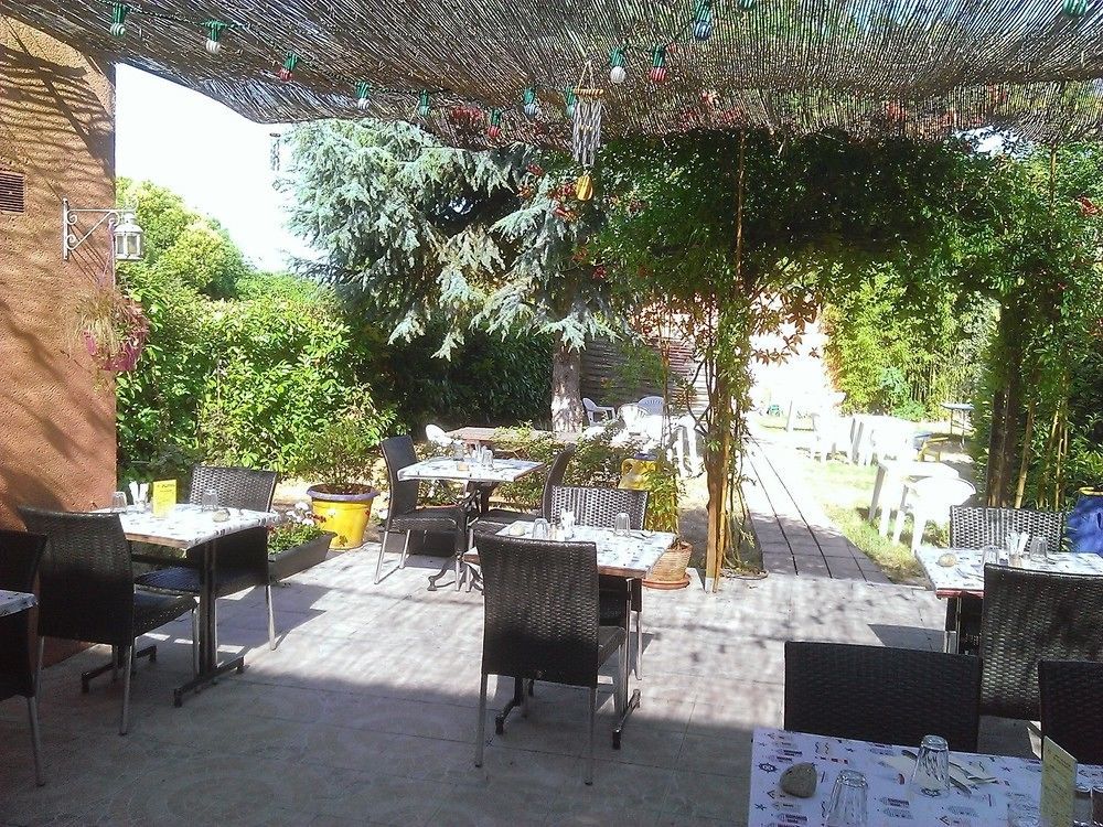 Hotel Amaya Ambares-et-Lagrave 外观 照片